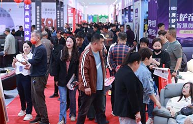 日照家装展会现场展商云集推出优惠吸引观众